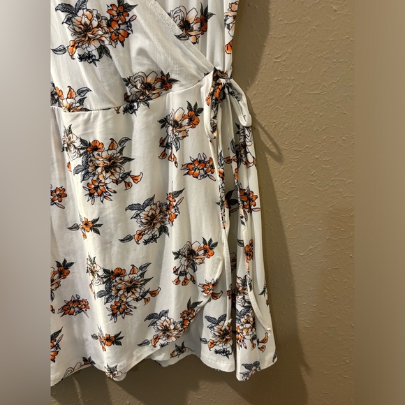 Rue21 floral dress size 1X. New with tag. - Picture 2 of 3